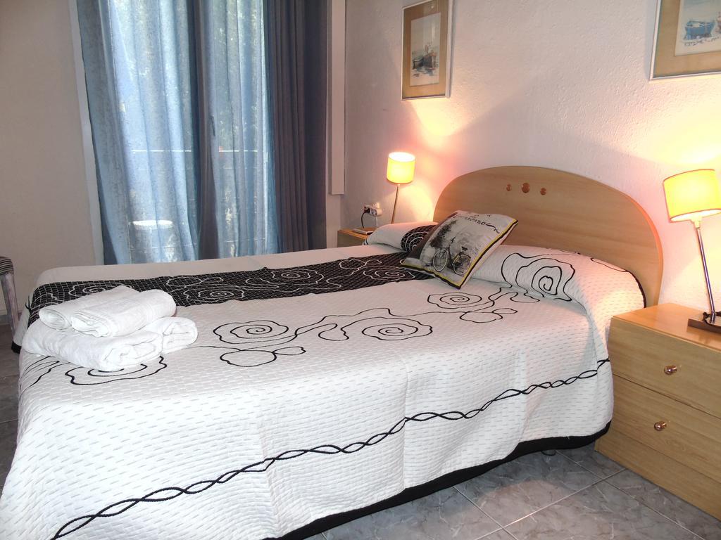 Hostal Aribau Barcelona Phòng bức ảnh