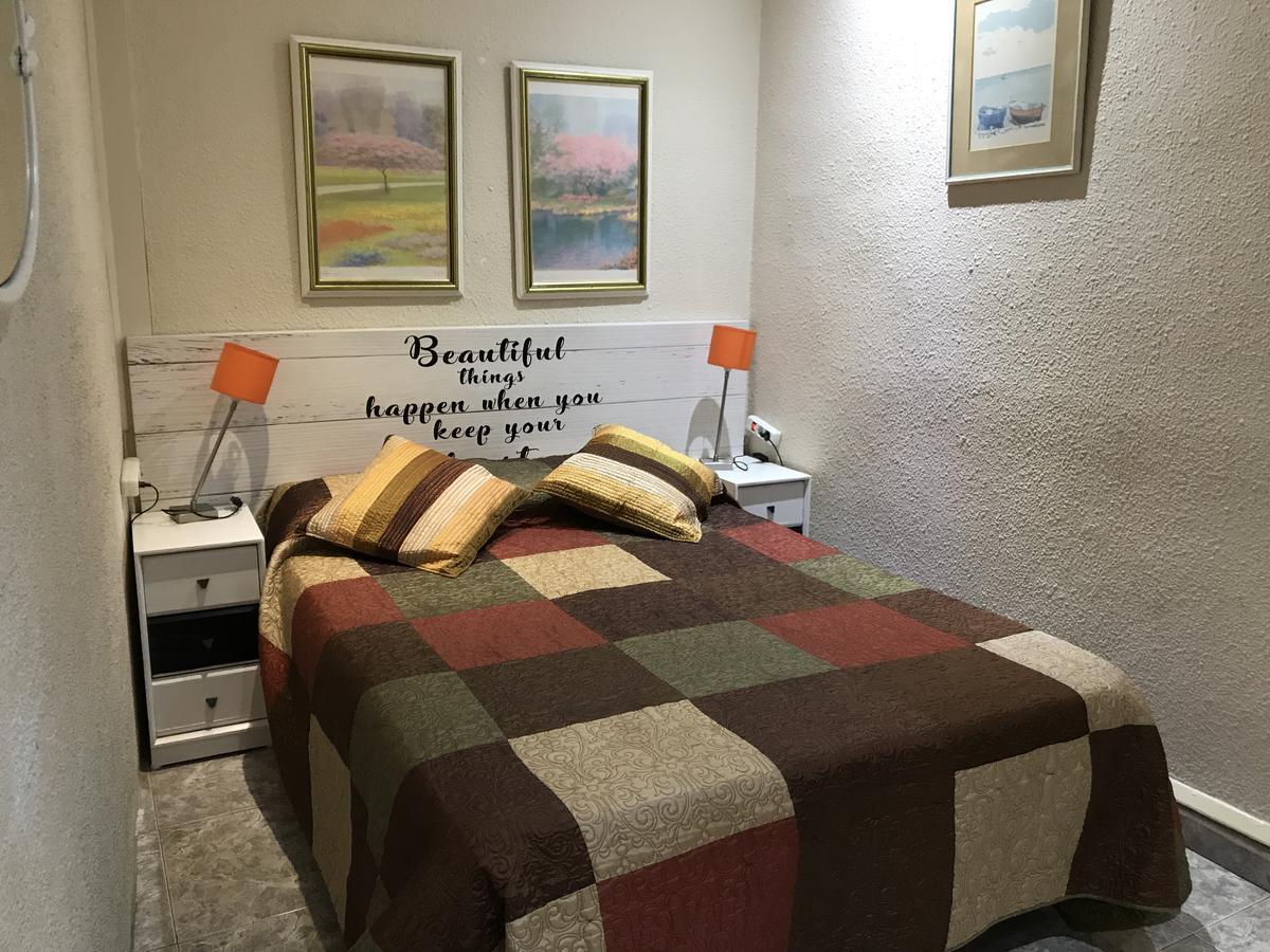 Hostal Aribau Barcelona Ngoại thất bức ảnh