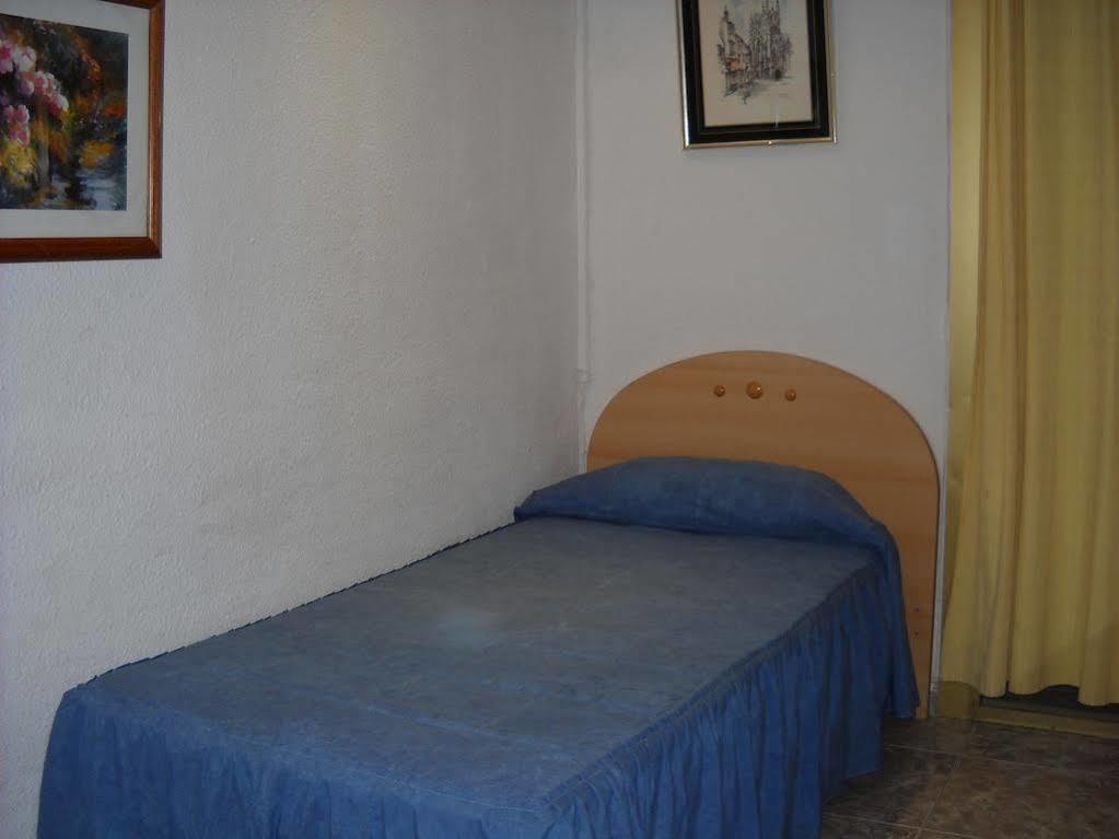 Hostal Aribau Barcelona Ngoại thất bức ảnh