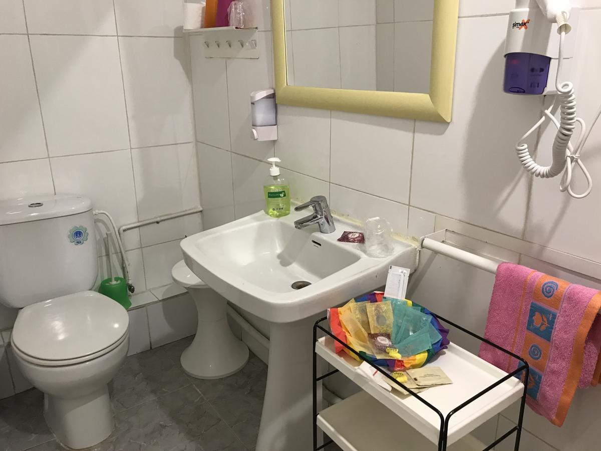 Hostal Aribau Barcelona Ngoại thất bức ảnh